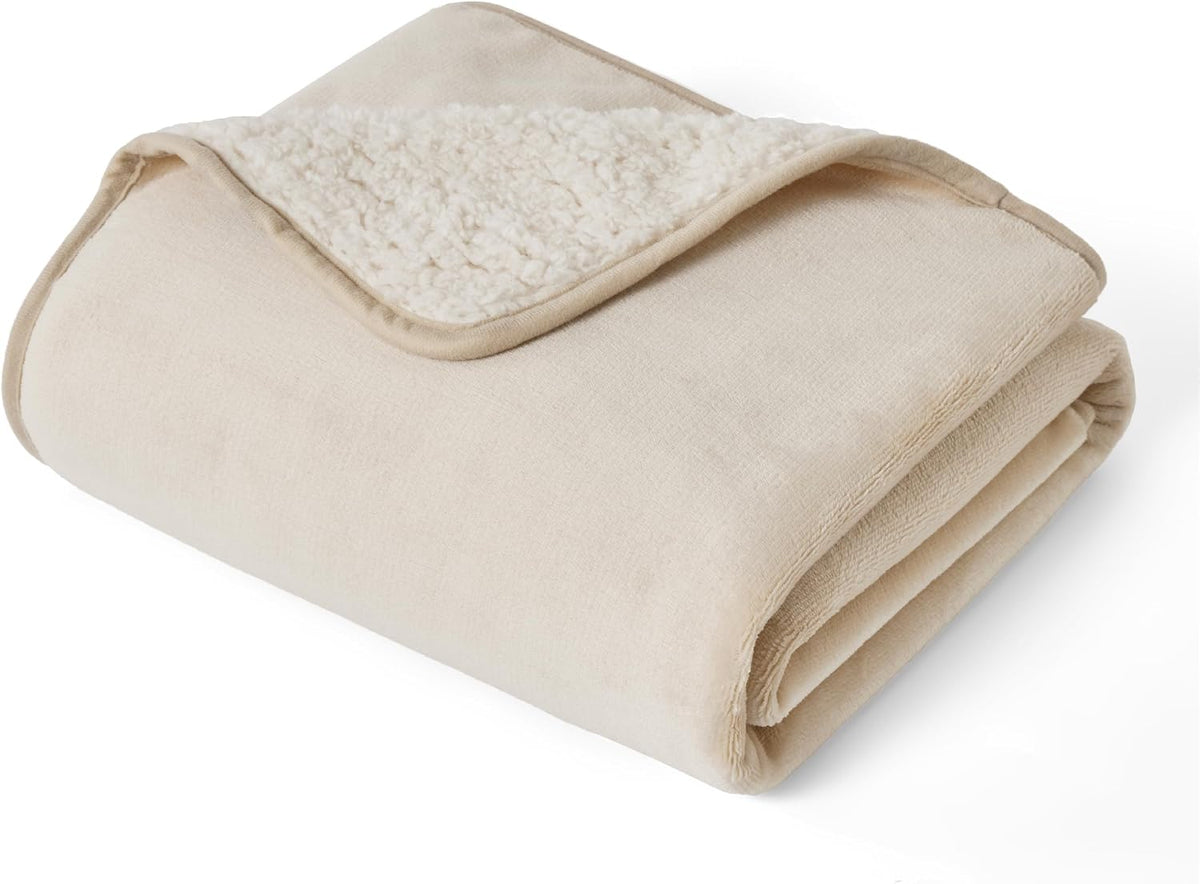 Bedsure Waterproof Dog Blankets for Large Dogs Sherpa Fleece Throw, 40X50