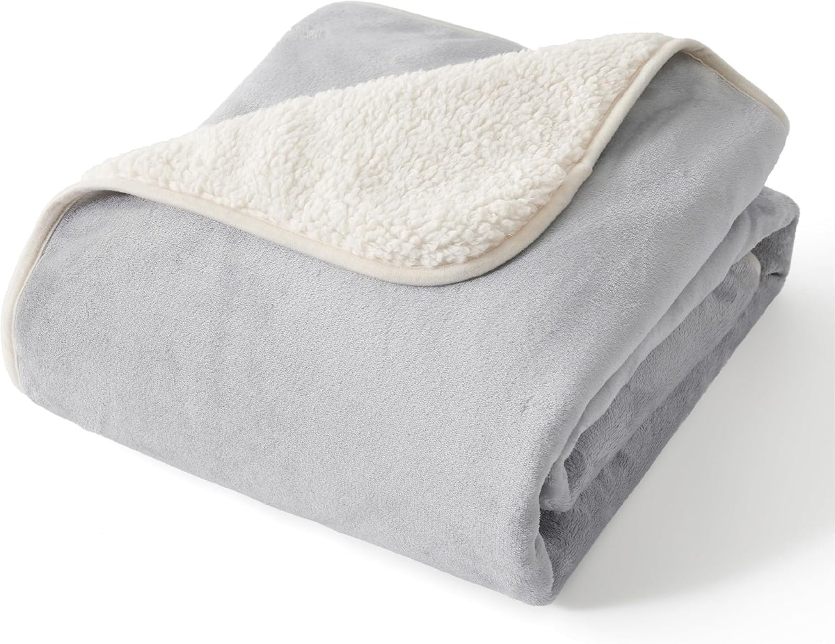 Bedsure Waterproof Dog Blankets for Large Dogs Sherpa Fleece Throw, 40X50
