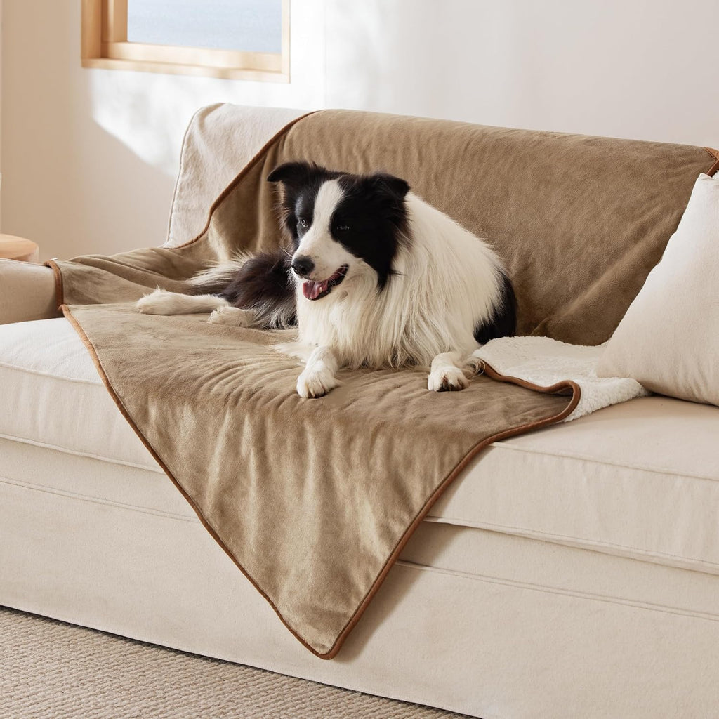 Bedsure Waterproof Dog Blankets for Large Dogs Sherpa Fleece Throw, 40X50