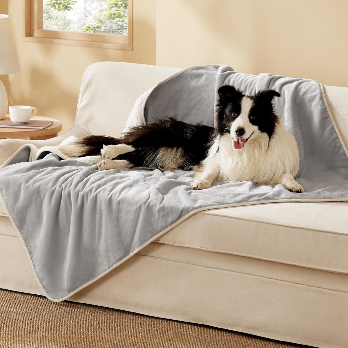 Bedsure Waterproof Dog Blankets for Large Dogs Sherpa Fleece Throw, 40X50